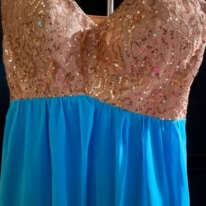 Womans short to long dress, Size 3/4